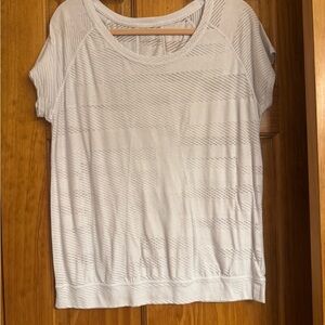 Women’s White Textured Short Sleeve Top